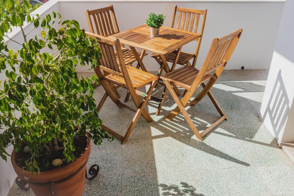Lovely & Bright Renovated Apt. W/ Balcony In Lagos Bagian luar foto